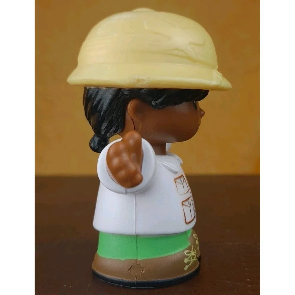 Fisher Price Little People GIRL ZOO KEEPER SAFARI GUIDE Animal Caretaker 2016